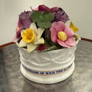Rare Aynsley Crown of Flower - Charles & Diana 1981 Royal wedding made UK
